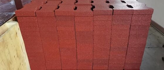 산업 및 레크리에이션 환경에서 무거운 용도로 설계된 서로 연결되는 고무 포장재 및 유연한 바닥 시스템